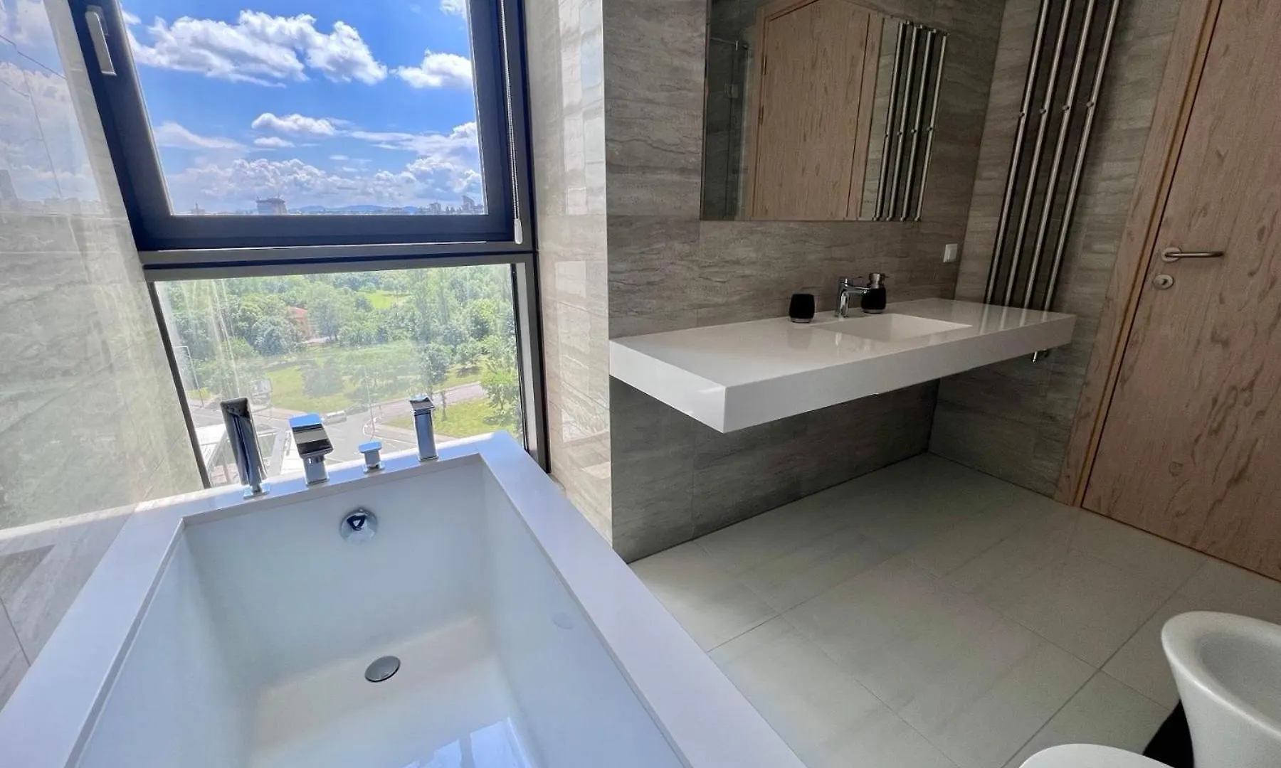 Apartment Point Sofia Grand Suite